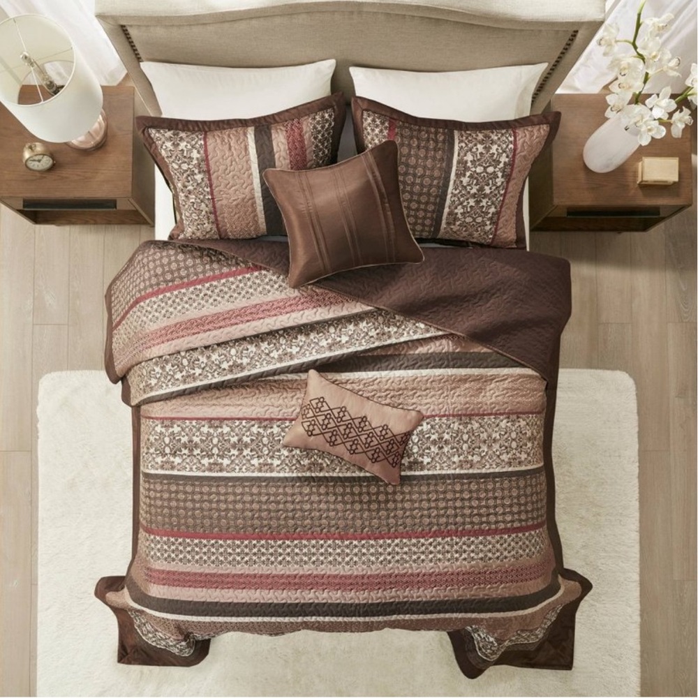 Madison Park 5pc King Cambridge Reversible
Jacquard Bedspread Set Red
